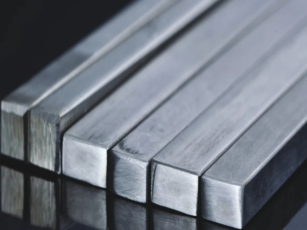 Высоколегированный квадрат 10 мм 10 мм Н18К8М3Т ГОСТ 2591-2006